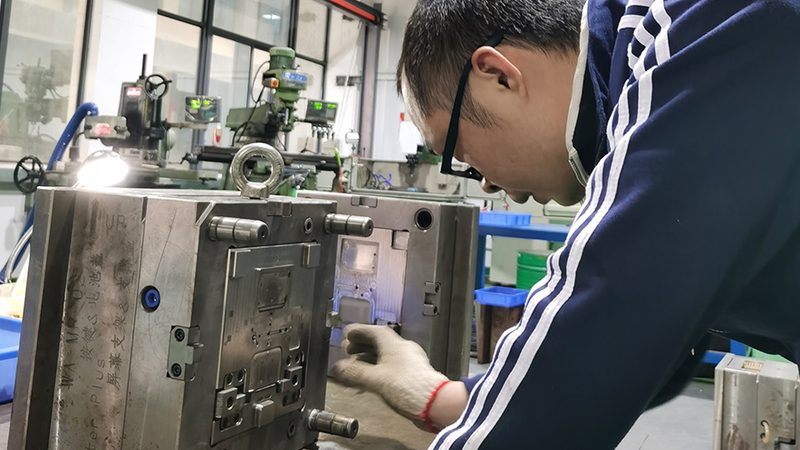 硅胶模具代加工费用的构成解析**