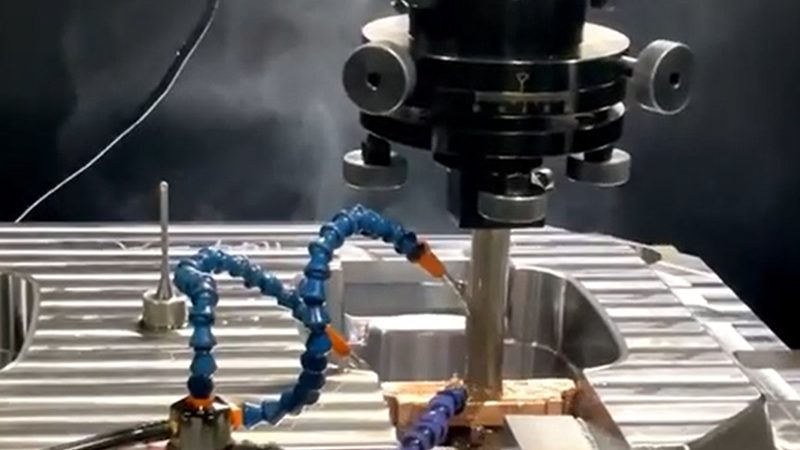 模具顶针：揭秘其价格背后的关键因素**